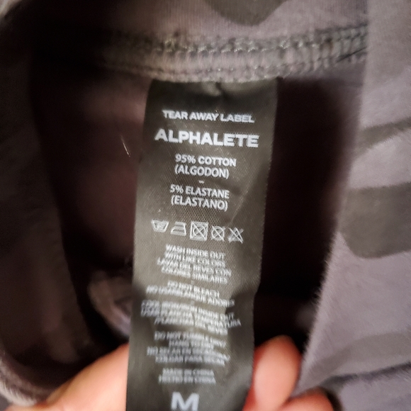 Alphalete Identity pro crop hoodie phantom camo size Medium. - Picture 9 of 9